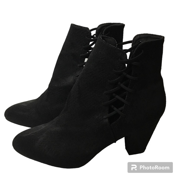 New York Transit Shoes - New York Transit Women’s Black Snakeskin Print Slip On Booties Size 8 NWOB